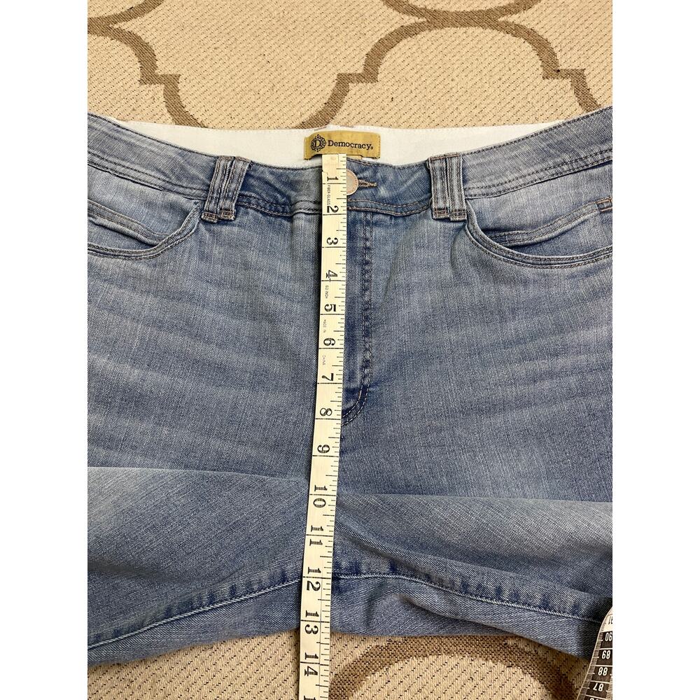 Democracy “Ab"solution Fray Hem Slim Straight Jean, size 16, light blue wash - Picture 5 of 11